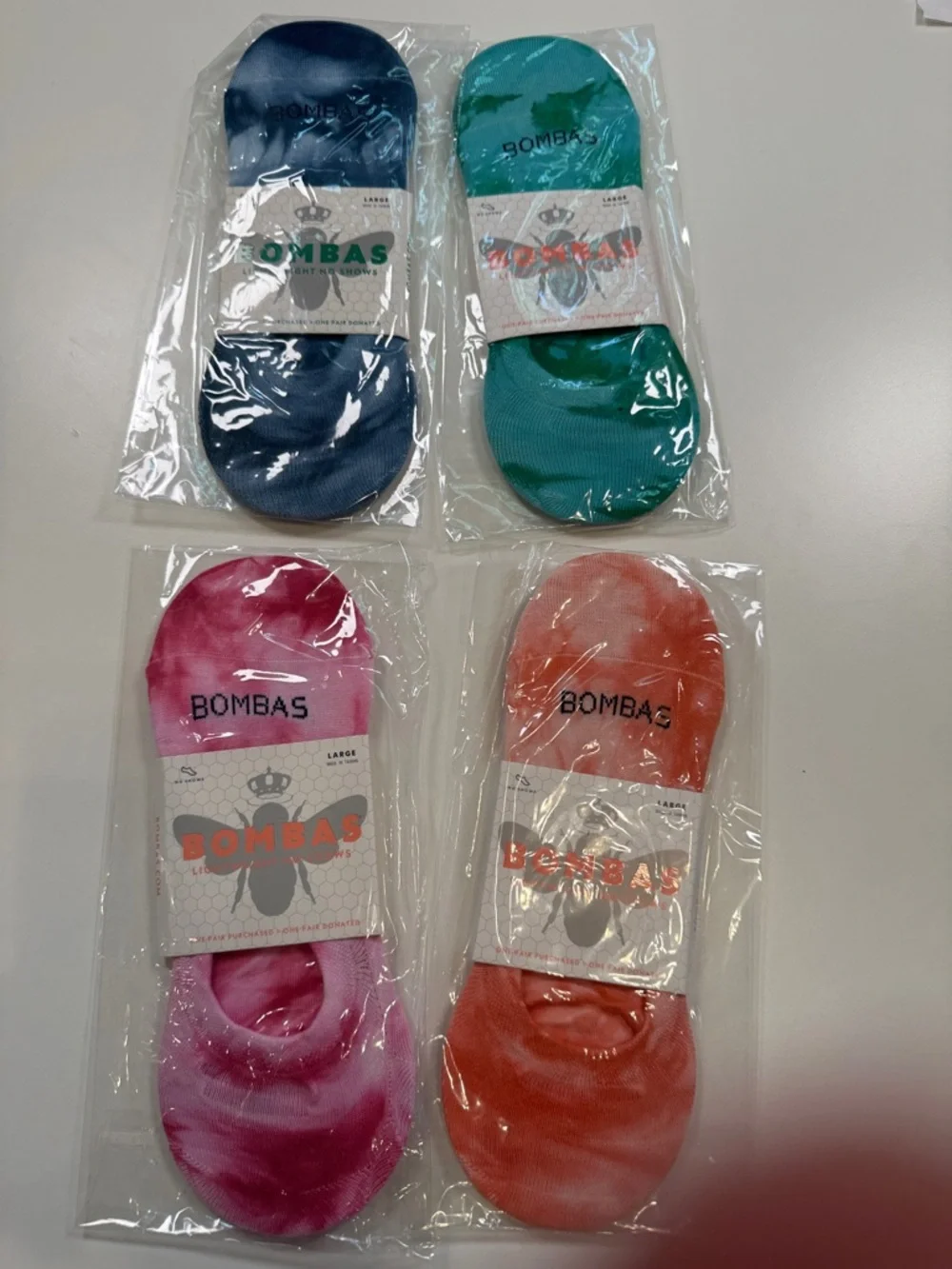Bombas NWT Tie Dye No Show Socks 4PR Total 1PR ea color SZ: LRG fit SZ 7-9